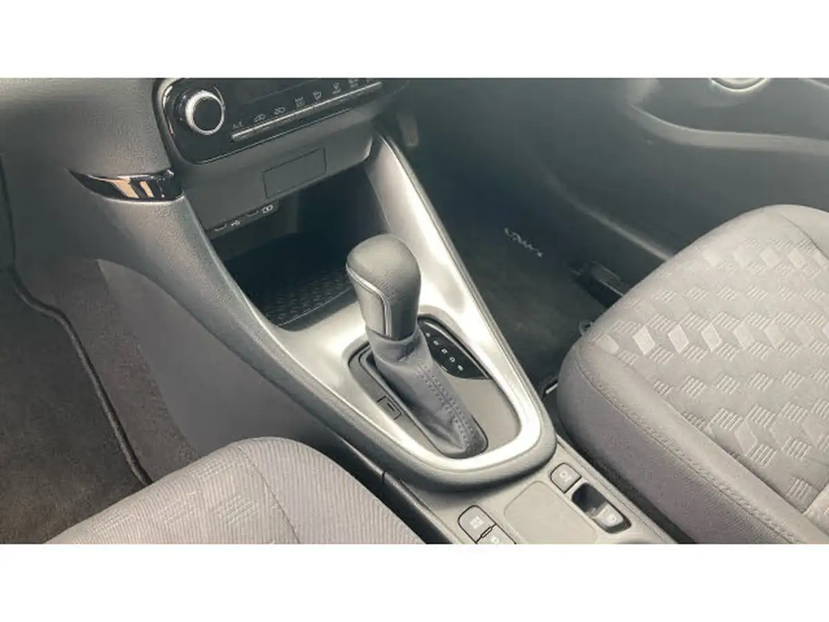 2024-toyota-yaris-15-vvt-i-icon-big-12