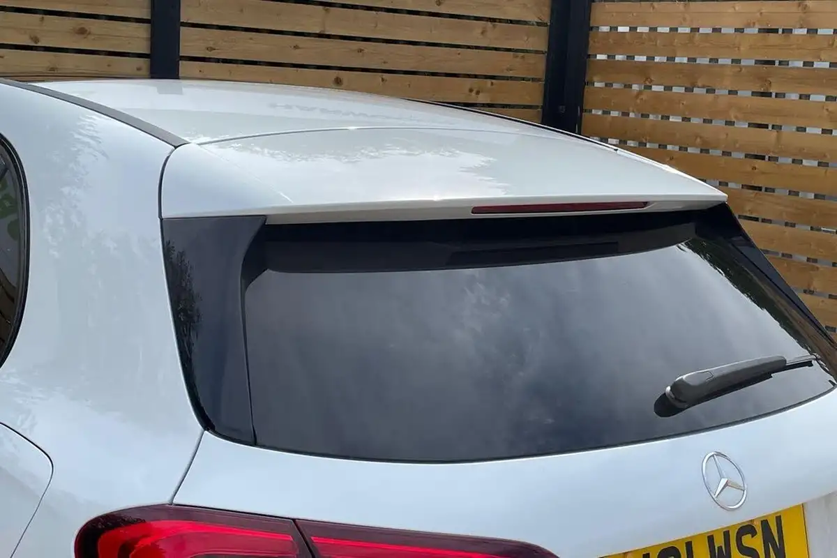 2021-mercedes-benz-a-class-13-a200-exclusive-edition-7g-dct-big-15