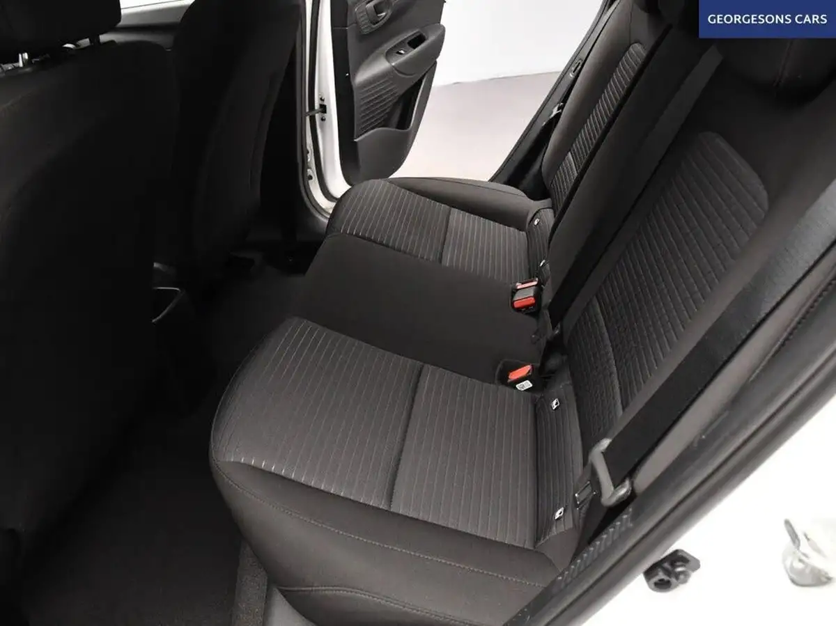2022-hyundai-i20-10-t-gdi-se-connect-eclutch-imt-big-15