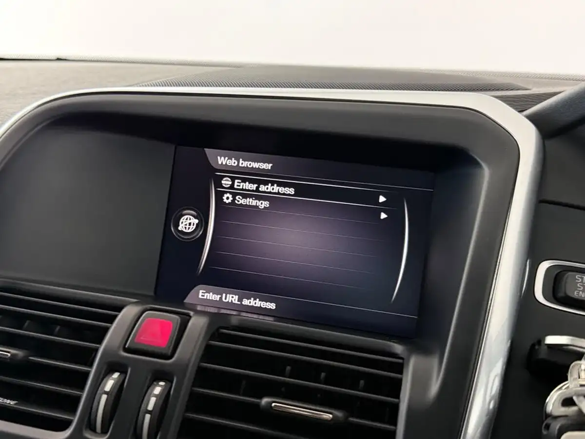 2017-volvo-xc60-24td-d5-se-lux-big-38