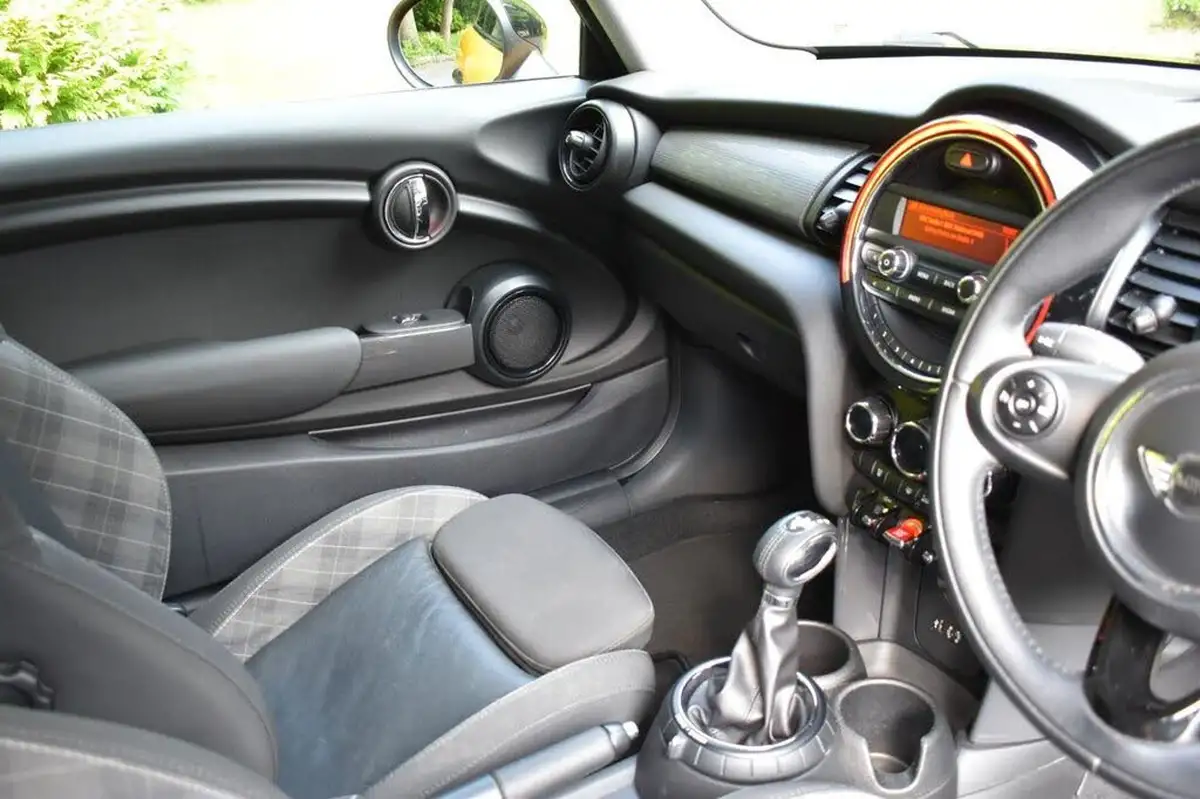 2014-mini-cooper-15-cooper-3d-auto-big-18