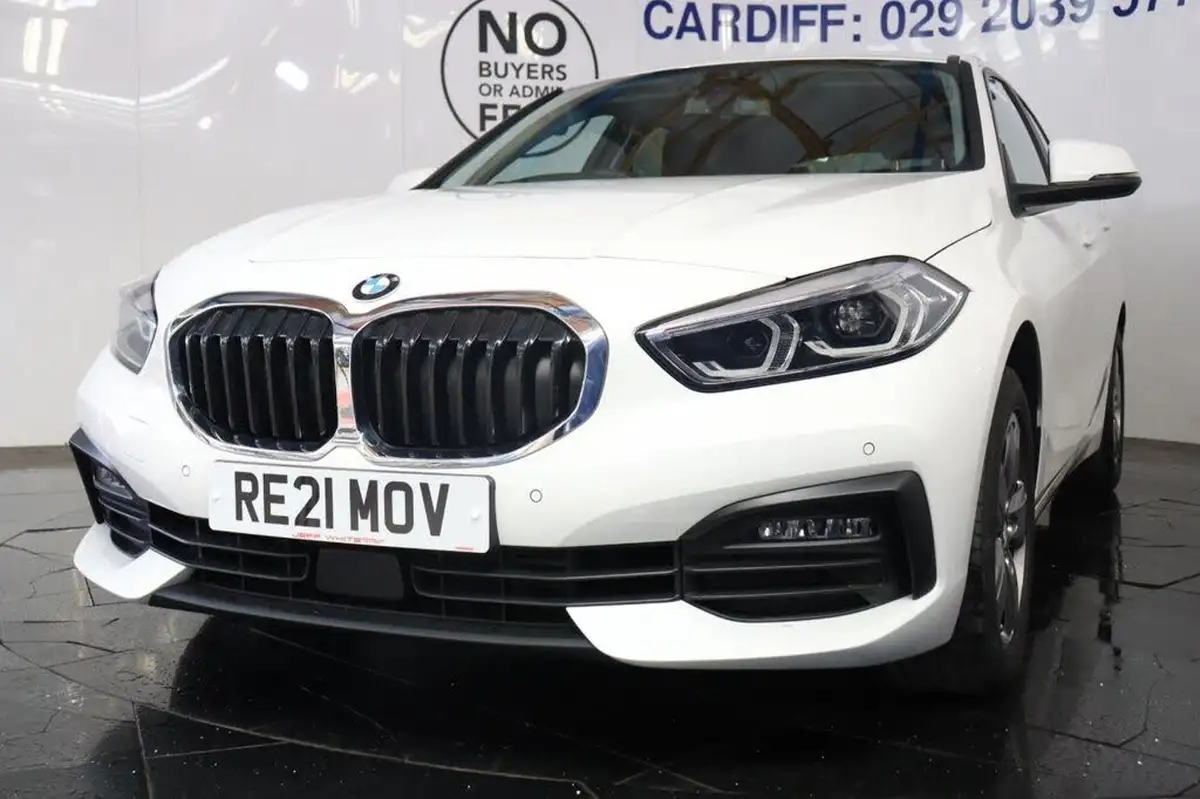 2021-bmw-1-series-20td-118d-se-lcp-big-13