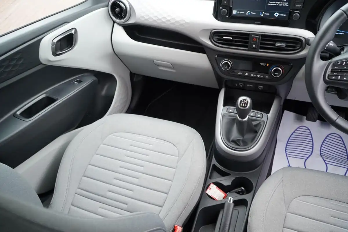 2024-hyundai-i10-12-premium-84ps-big-49