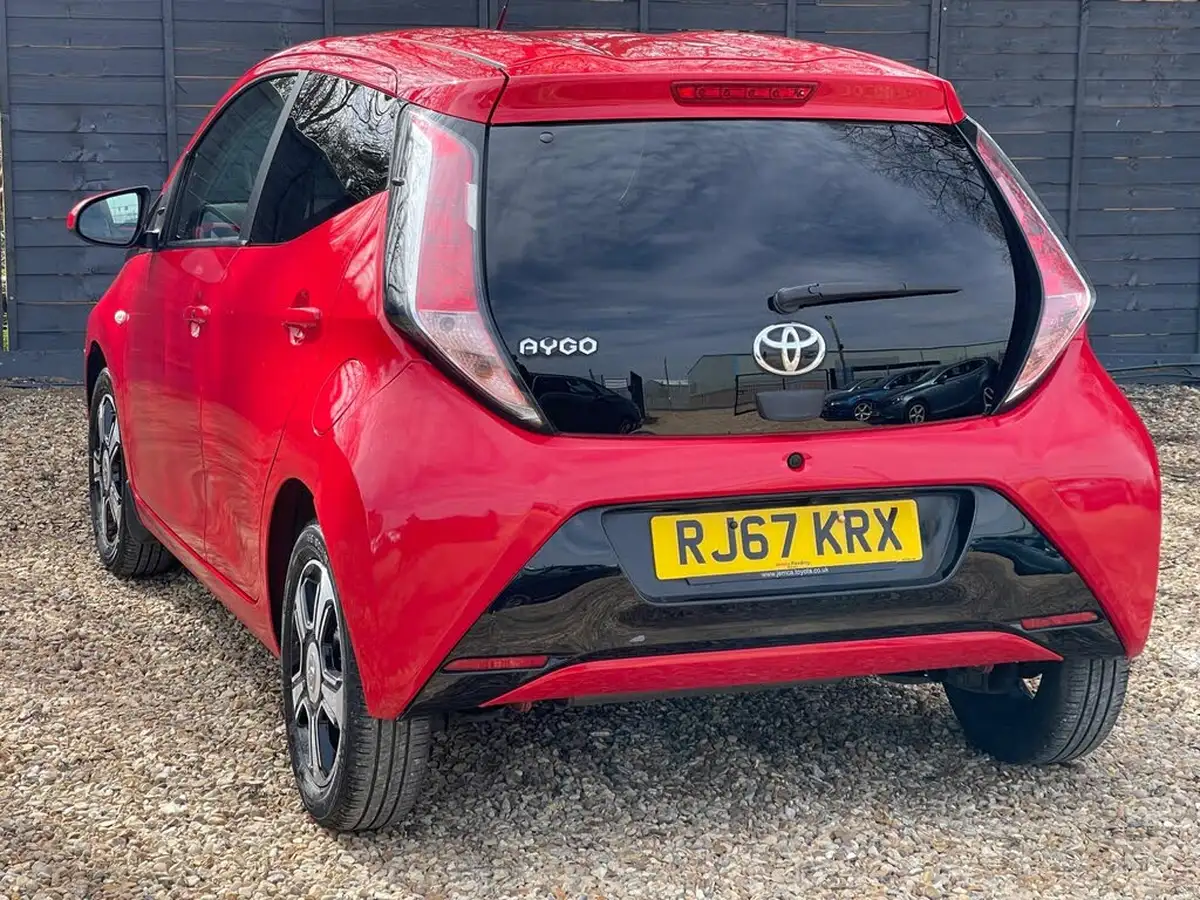 2018-toyota-aygo-10-vvt-i-x-clusiv3-71bhp-big-12