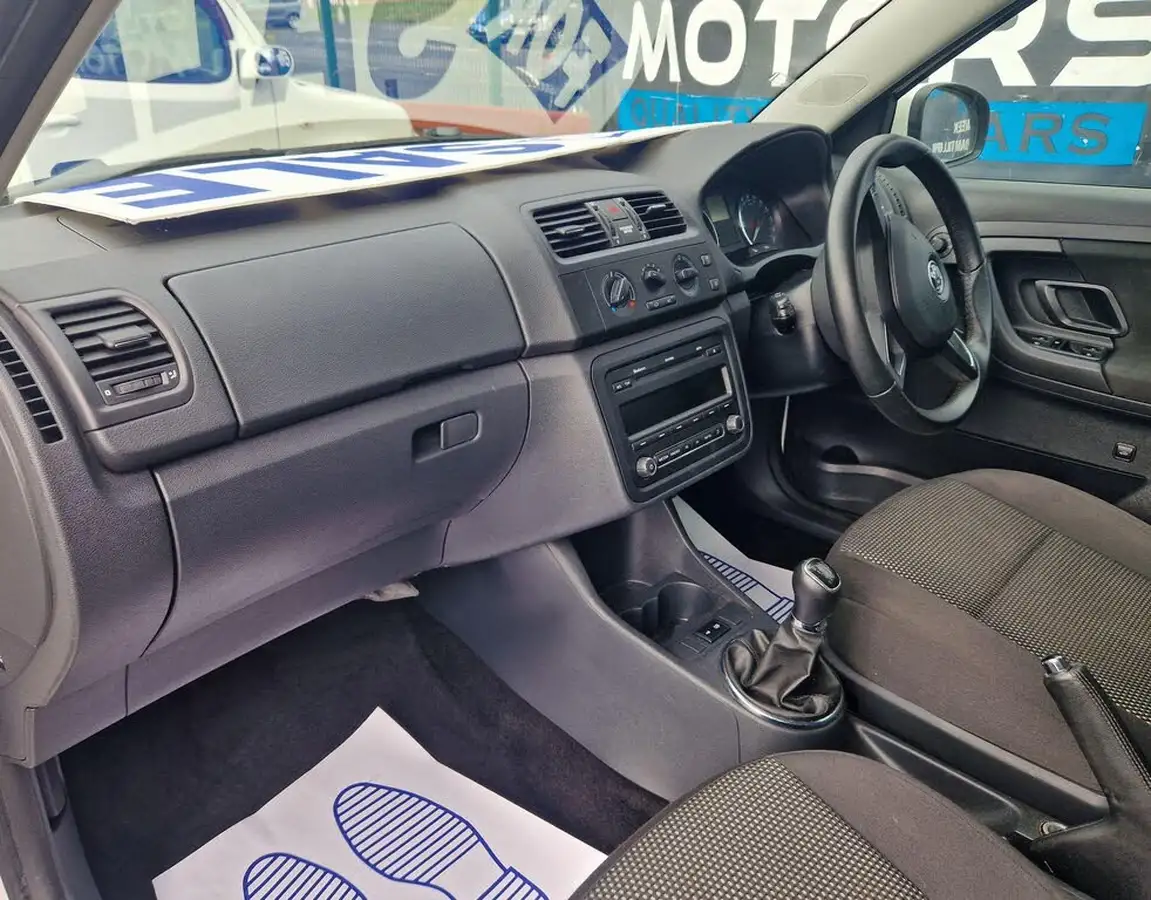 2013-skoda-fabia-16td-scout-big-14
