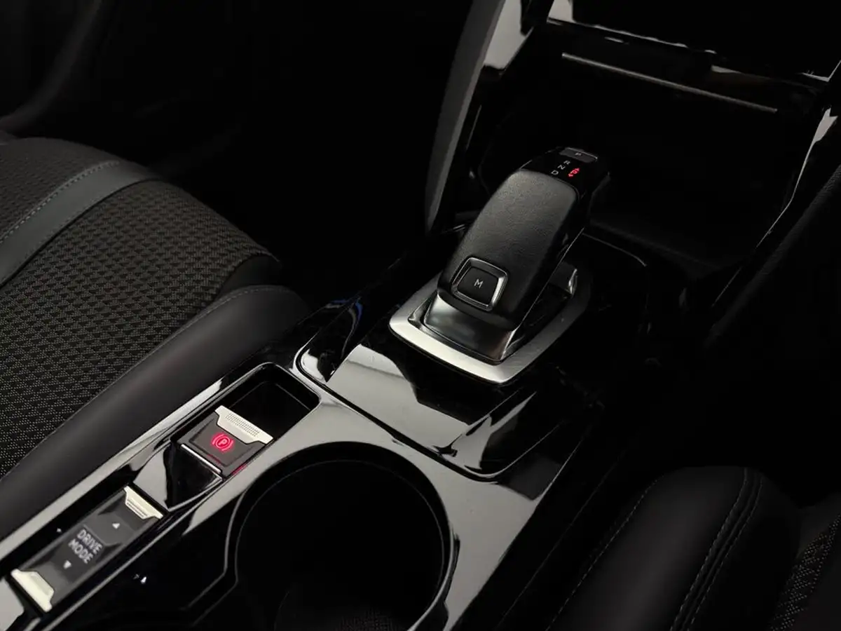 2022-peugeot-2008-suv-12-puretech-gt-eat8-big-40