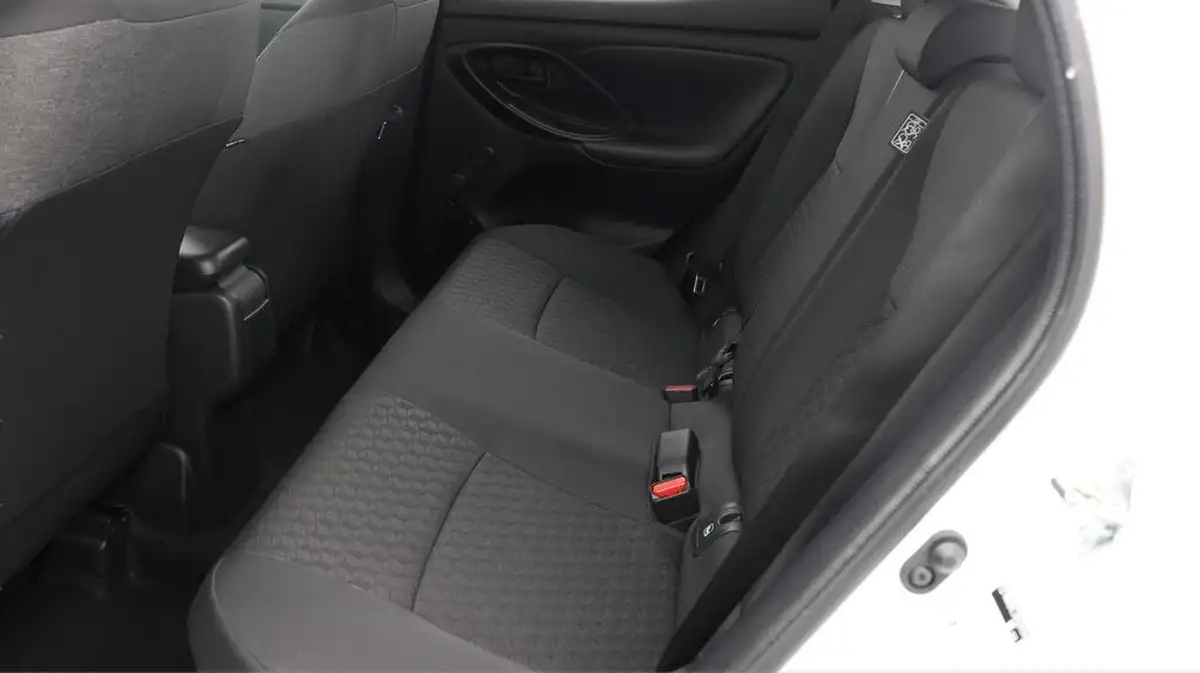 2022-toyota-yaris-15-vvt-i-icon-big-16
