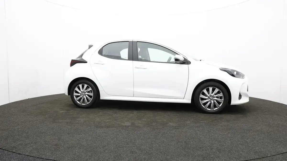 2022-toyota-yaris-15-vvt-i-icon-big-44