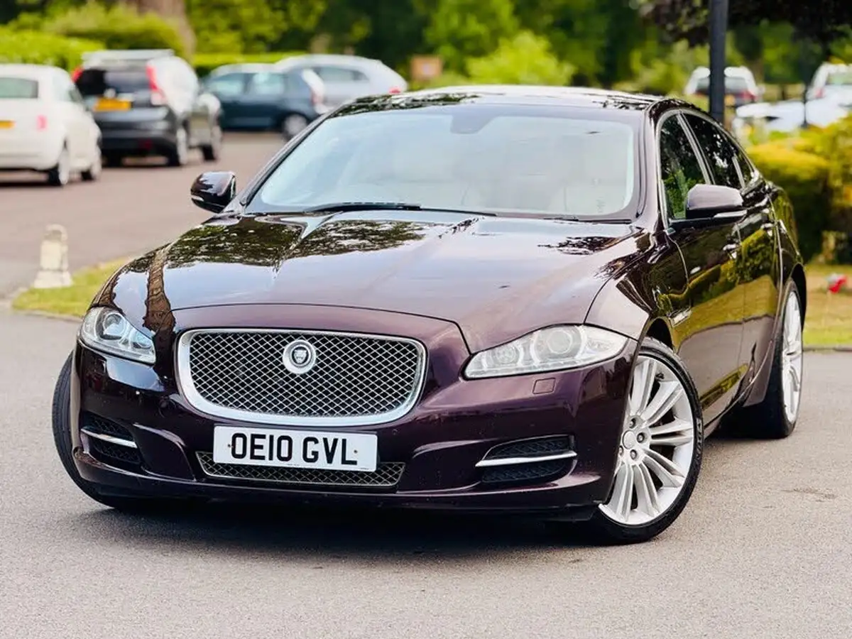 2010-jaguar-xj-series-30td-xj-portfolio-big-3