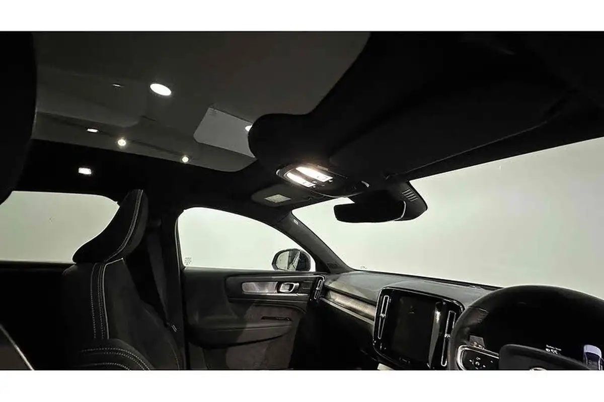 2022-volvo-c40-e-twin-recharge-pro-big-35