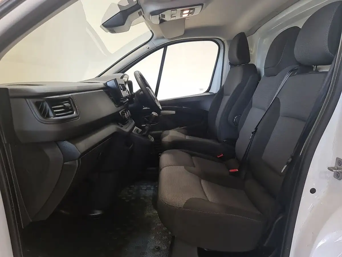 2023-nissan-primastar-20dci-acenta-28-l1h1-110pseu6d-big-18