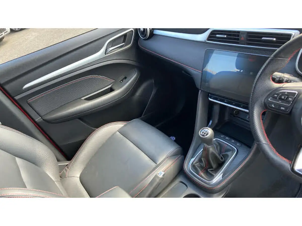 2021-mg-zs-suv-15-vti-tech-exclusive-big-13