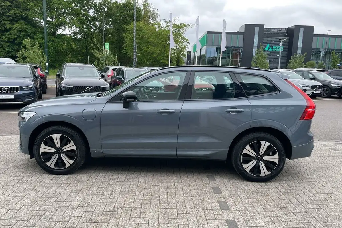 2023-volvo-xc60-20-b5-plus-big-9