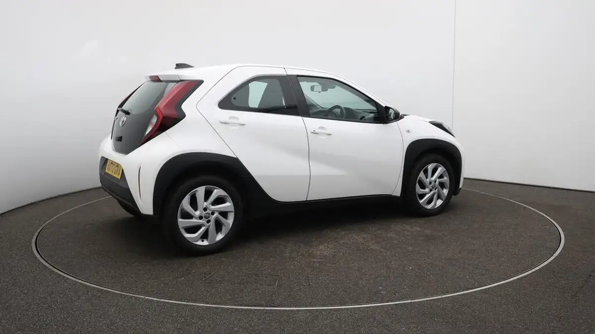 2022-toyota-aygo-x-10-vvt-i-pure-big-49