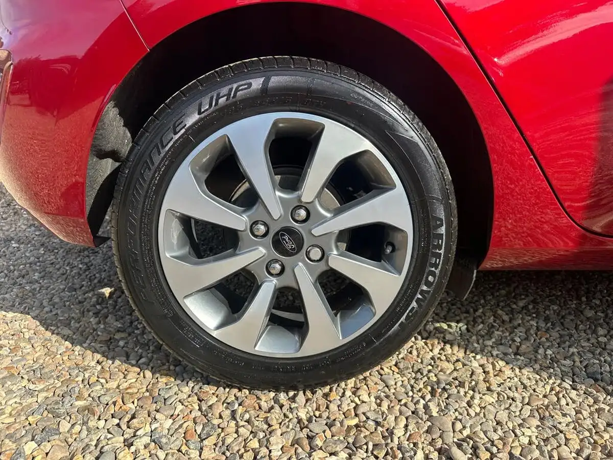 2018-ford-fiesta-10t-zetec-5d-big-4