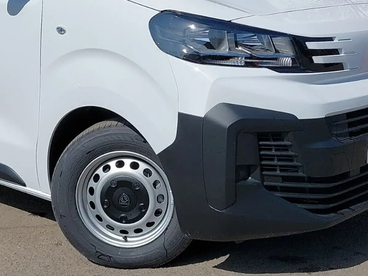 2024-peugeot-expert-15-bluehdi-professional-long-big-8