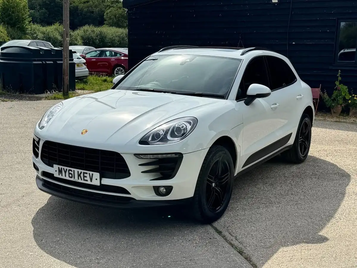 2018-porsche-macan-20-252ps-ss-big-14