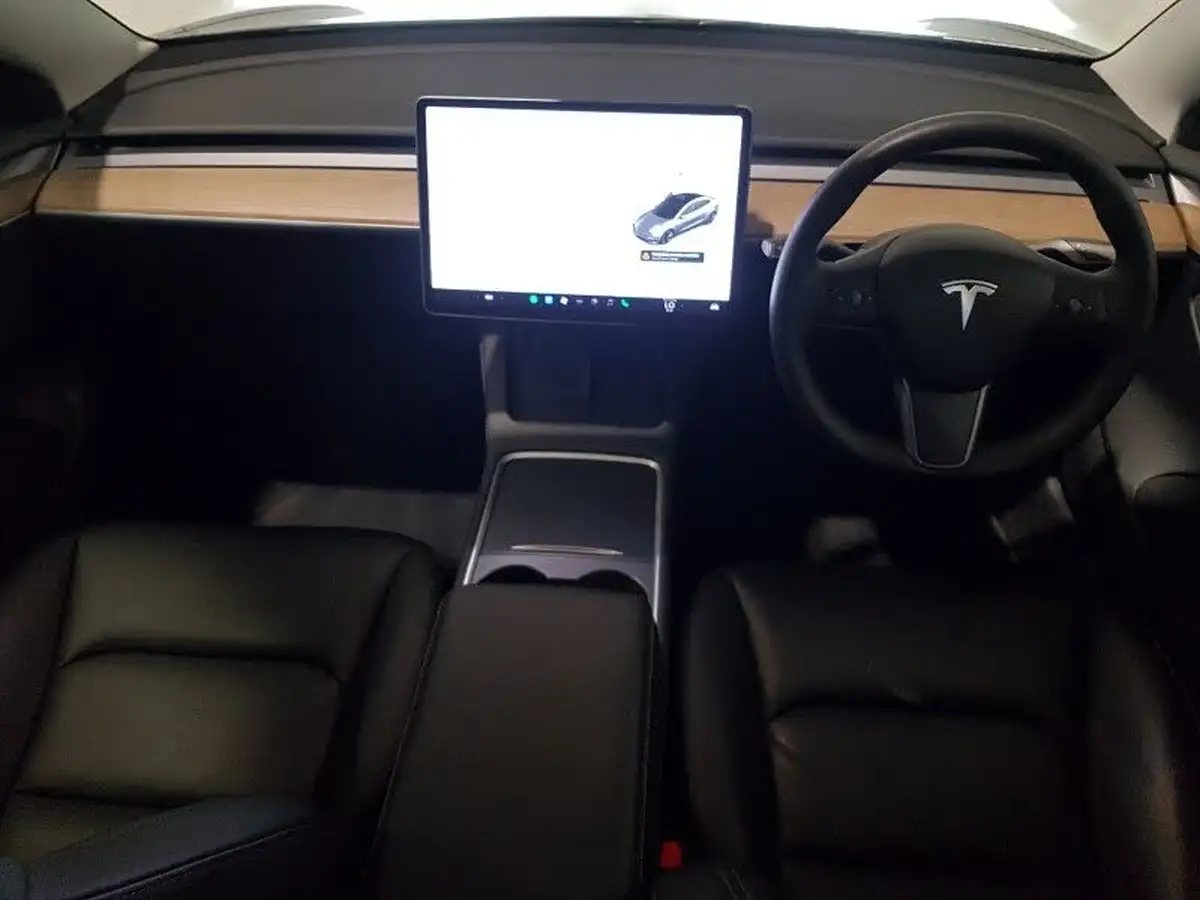 2021-tesla-model-3-e-standard-plus-big-2