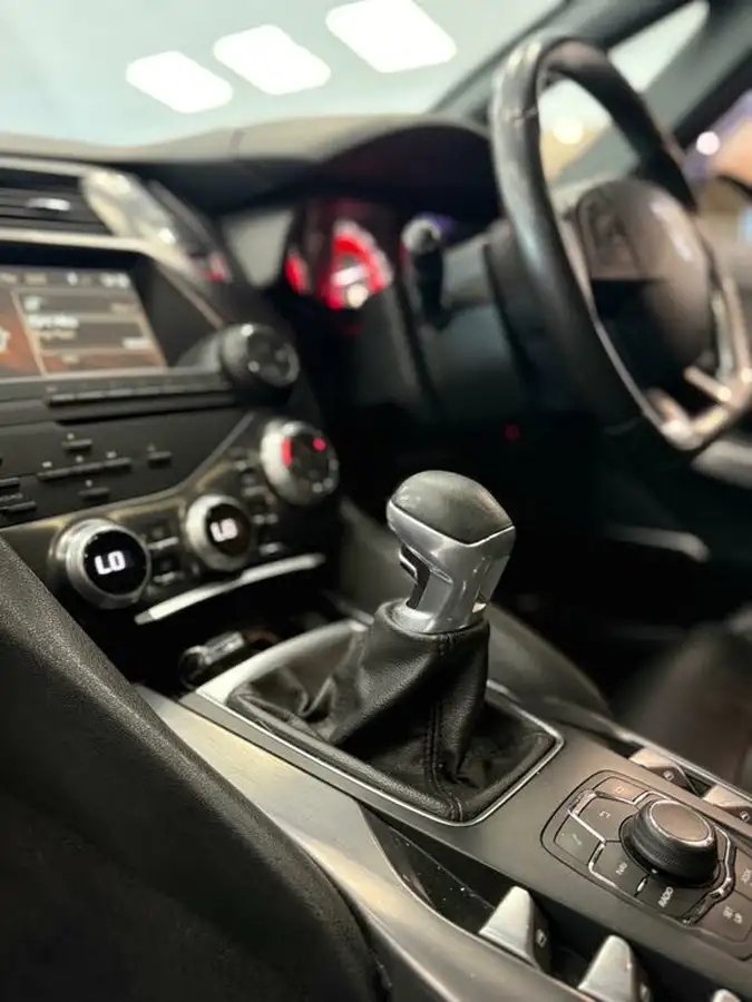 2015-citroen-ds5-16bluehdi-dstyle-big-20