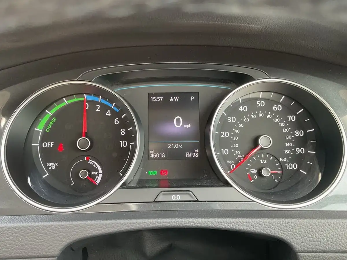 2018-volkswagen-golf-e-e-golf-big-22