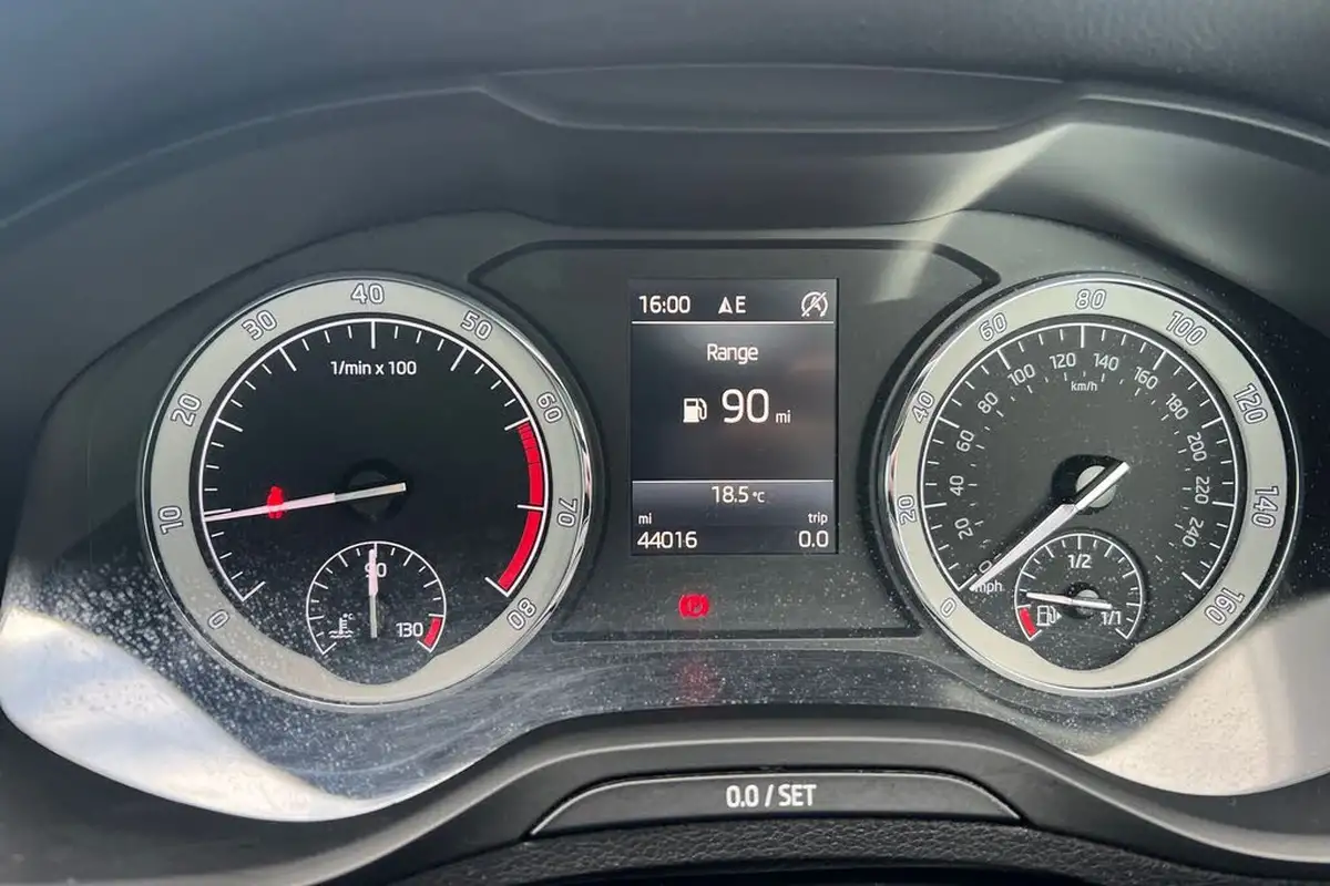 2019-skoda-karoq-15-tsi-se-l-big-40
