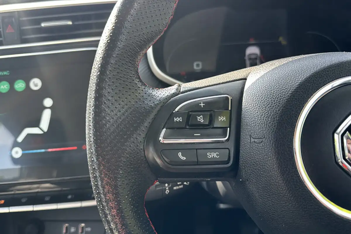 2021-mg-zs-suv-15-vti-tech-exclusive-big-16