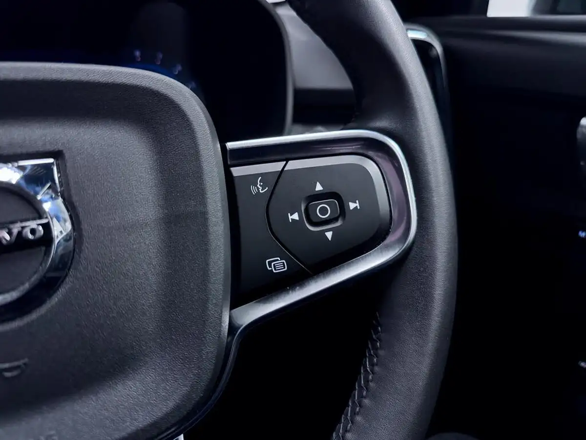 2023-volvo-xc40-20-b3-plus-big-42