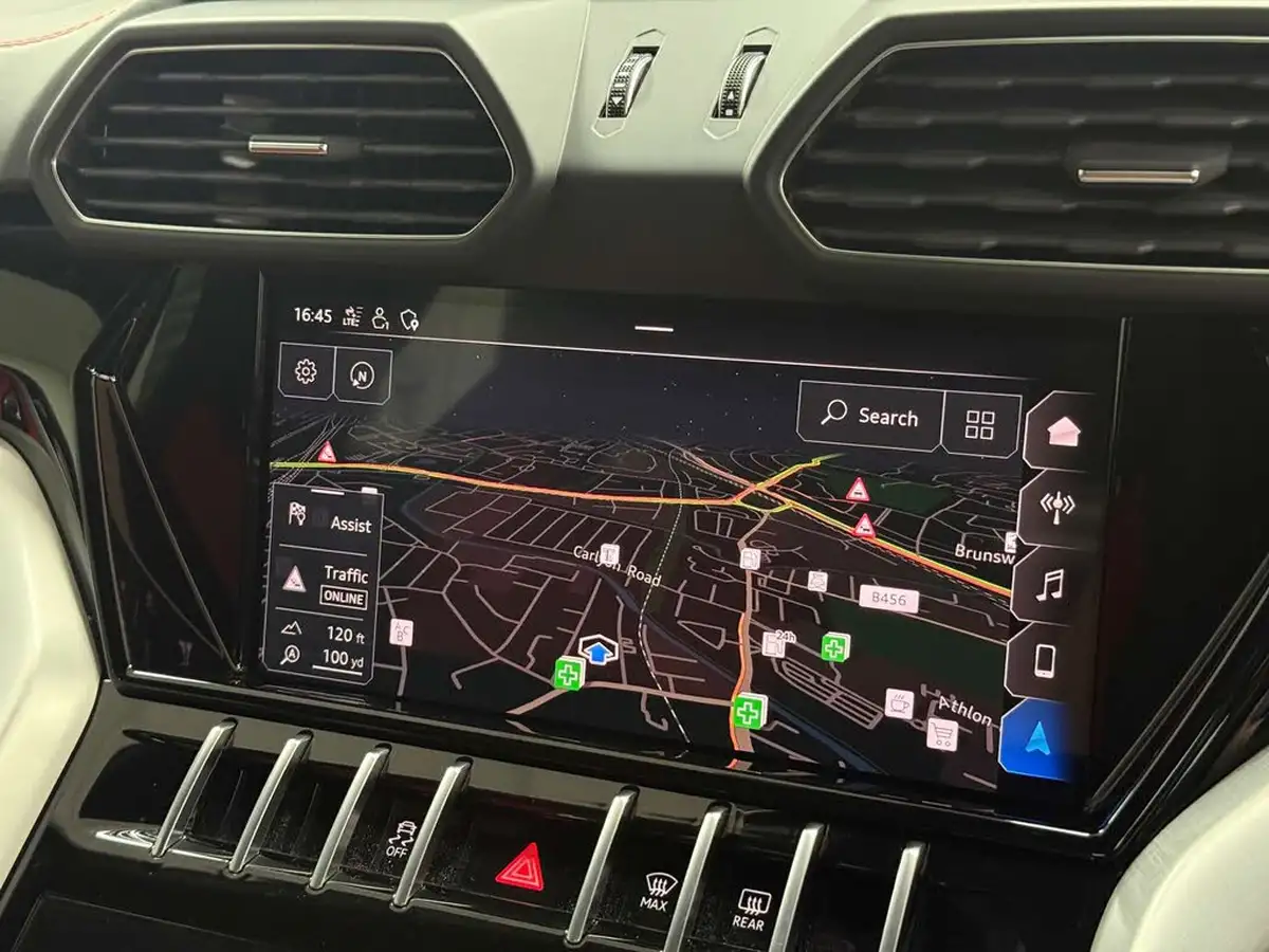 2019-lamborghini-urus-40-no-trim-big-27