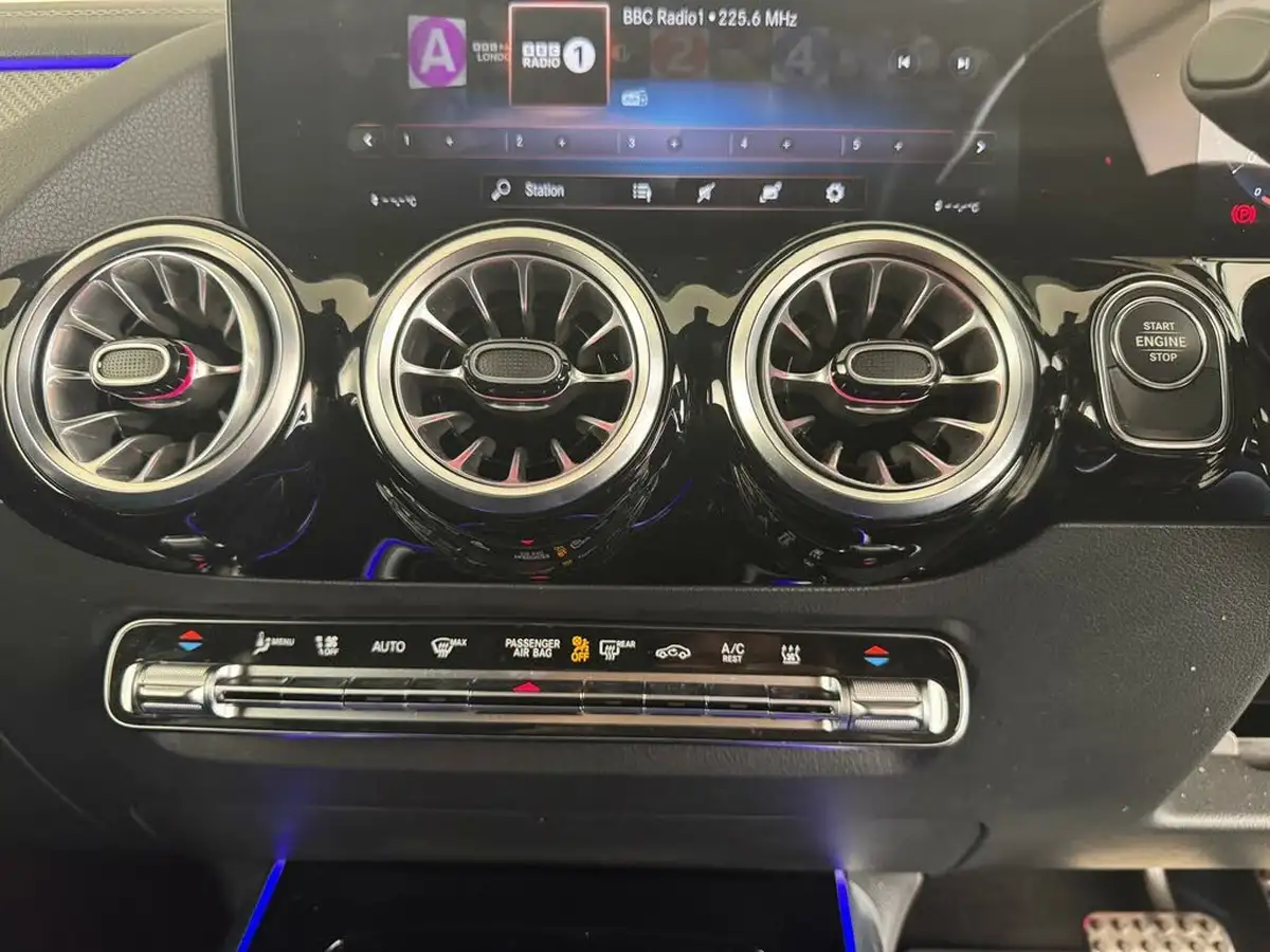 2022-mercedes-benz-gla-class-13-gla-250e-exclusive-edition-premium-big-29