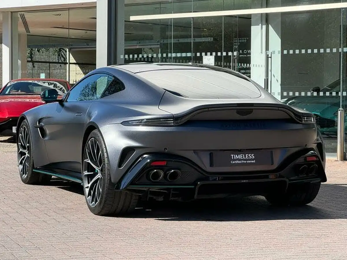 2024-aston-martin-vantage-big-26