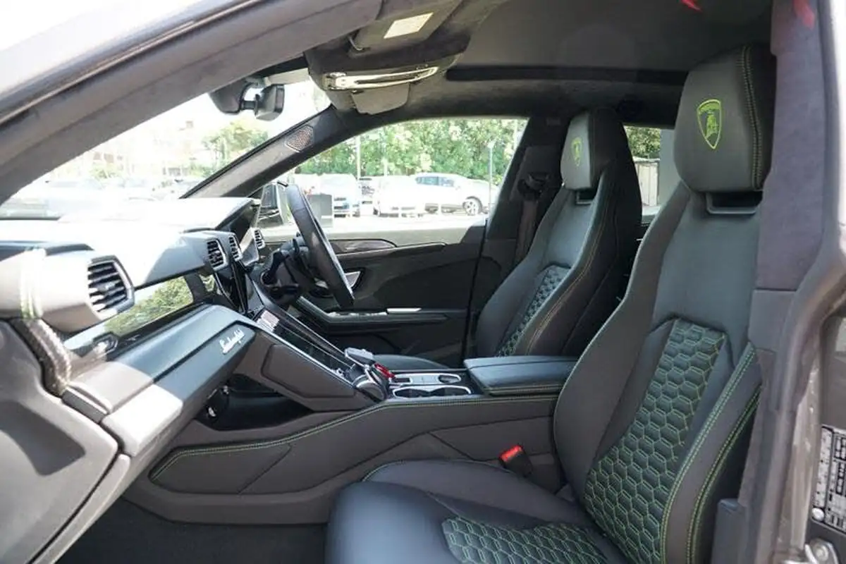 2023-lamborghini-urus-40-no-trim-big-6