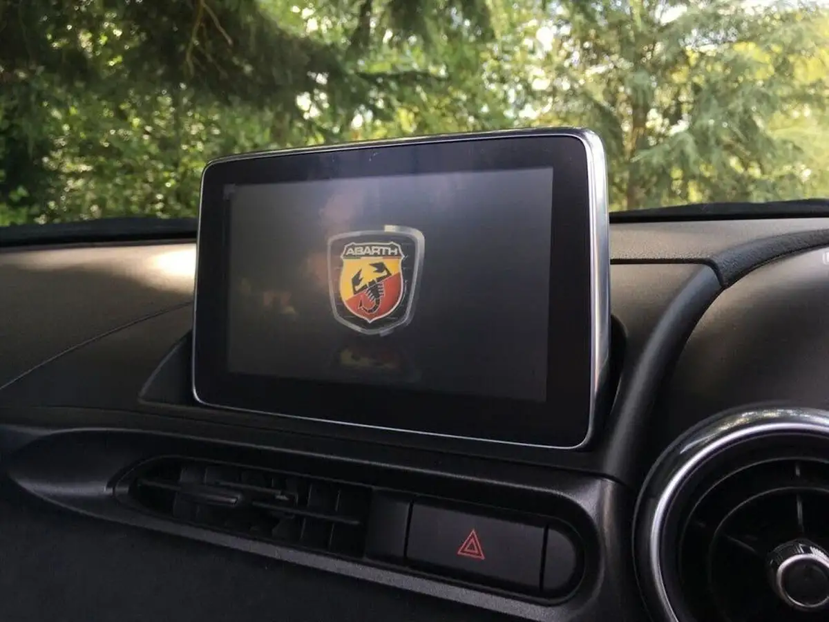 2016-abarth-124-14-multiair-spider-big-28