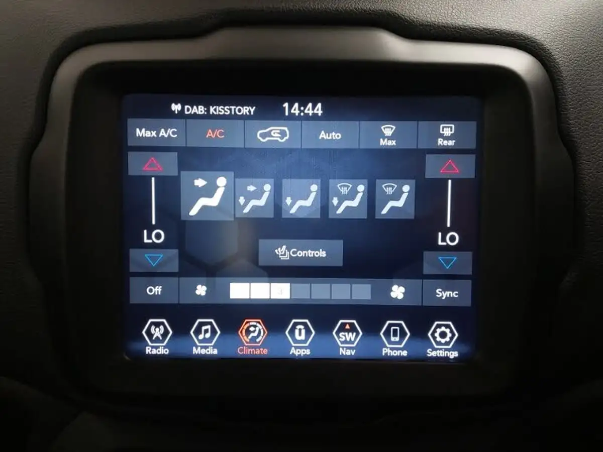2021-jeep-renegade-10-gse-limited-big-16