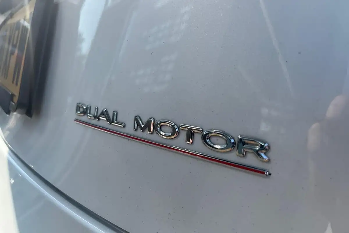 2020-tesla-model-3-e-performance-big-31