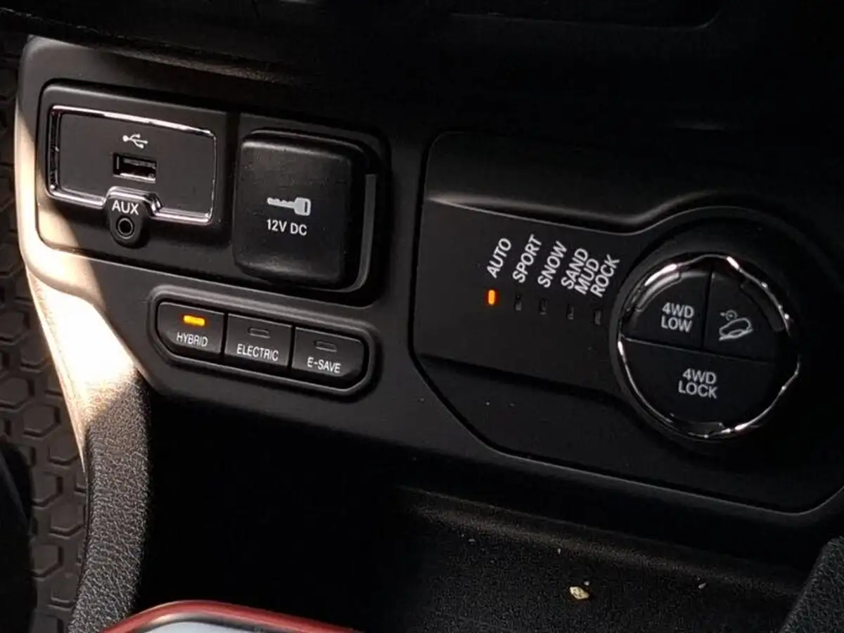 2022-jeep-renegade-13-gse-trailhawk-big-16