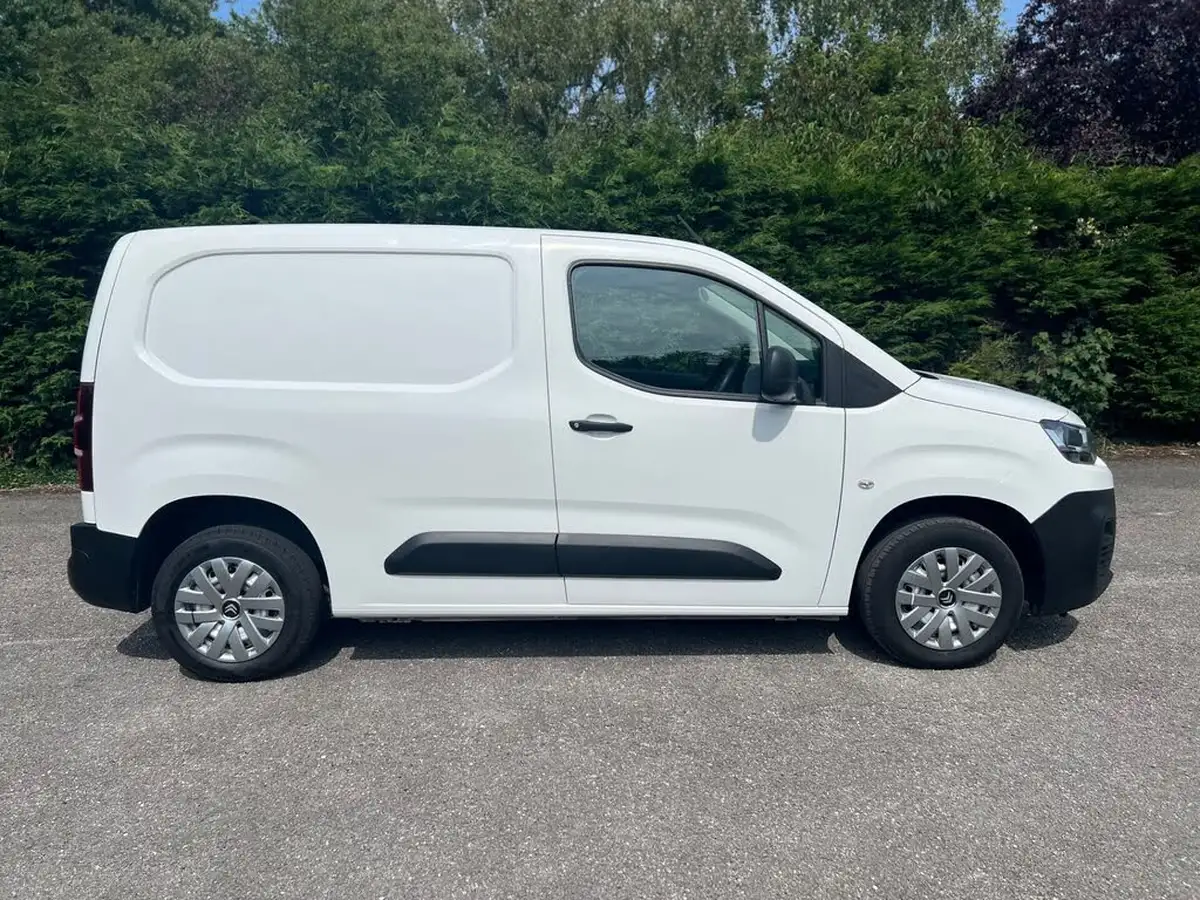 2021-citroen-berlingo-15bluehdi-650-x-panel-big-4