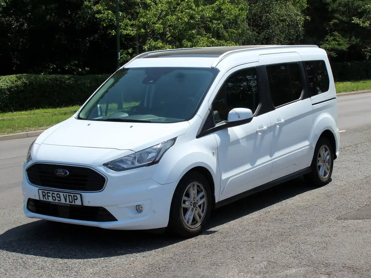 2020-ford-grand-tourneo-connect-15-titanium-powershift-big-0