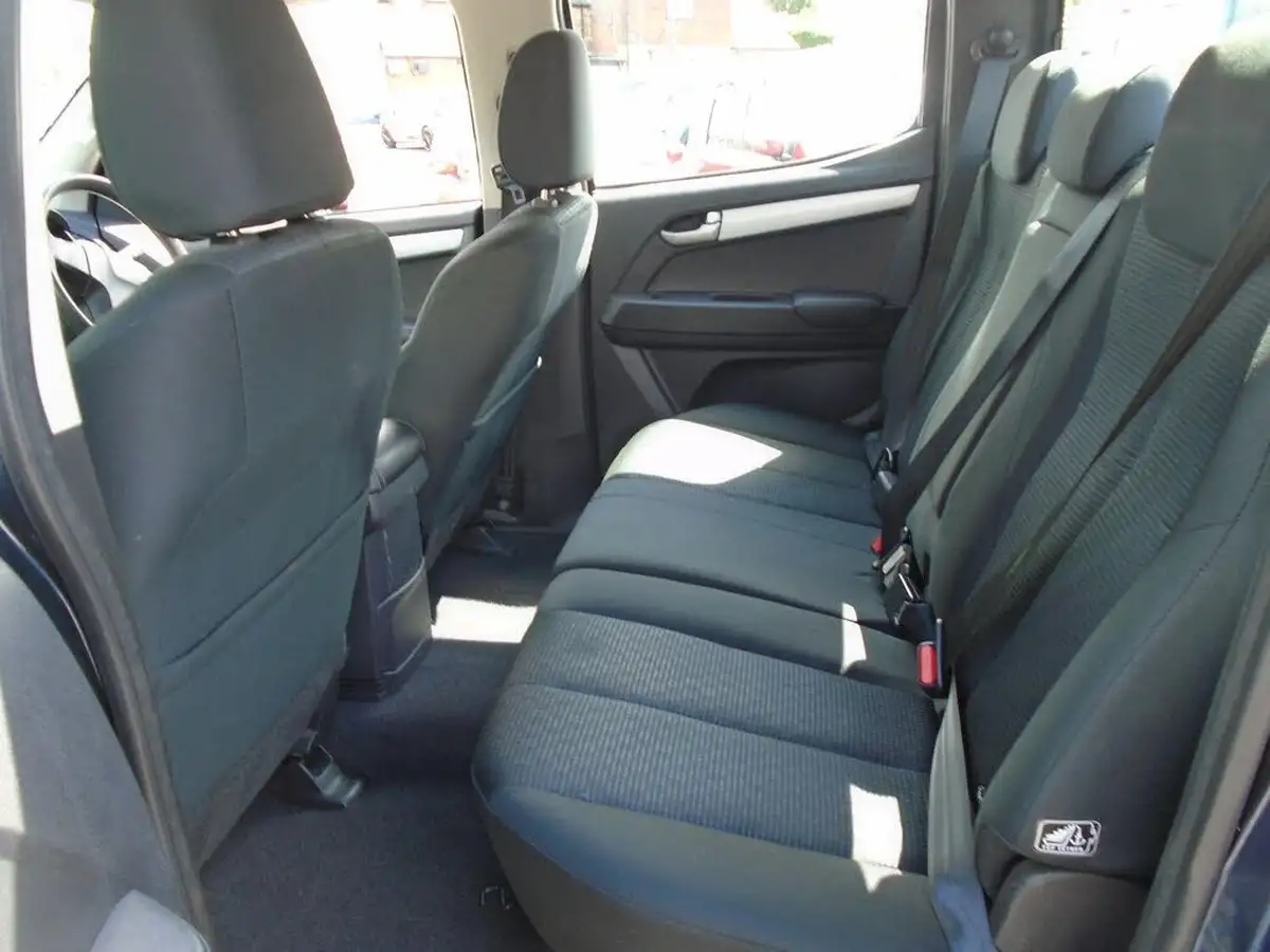 2018-isuzu-d-max-19td-eiger-big-6