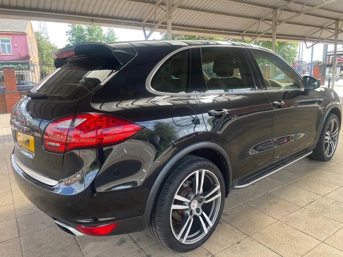 2012-porsche-cayenne-30-s-big-17