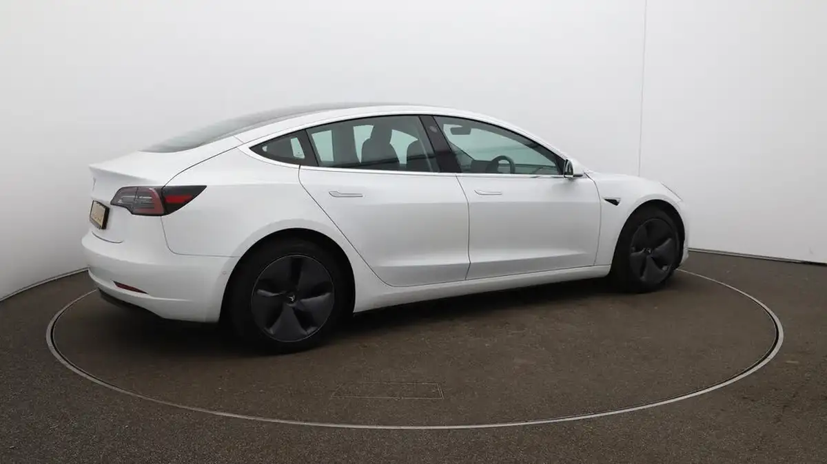 2020-tesla-model-3-e-standard-plus-big-52
