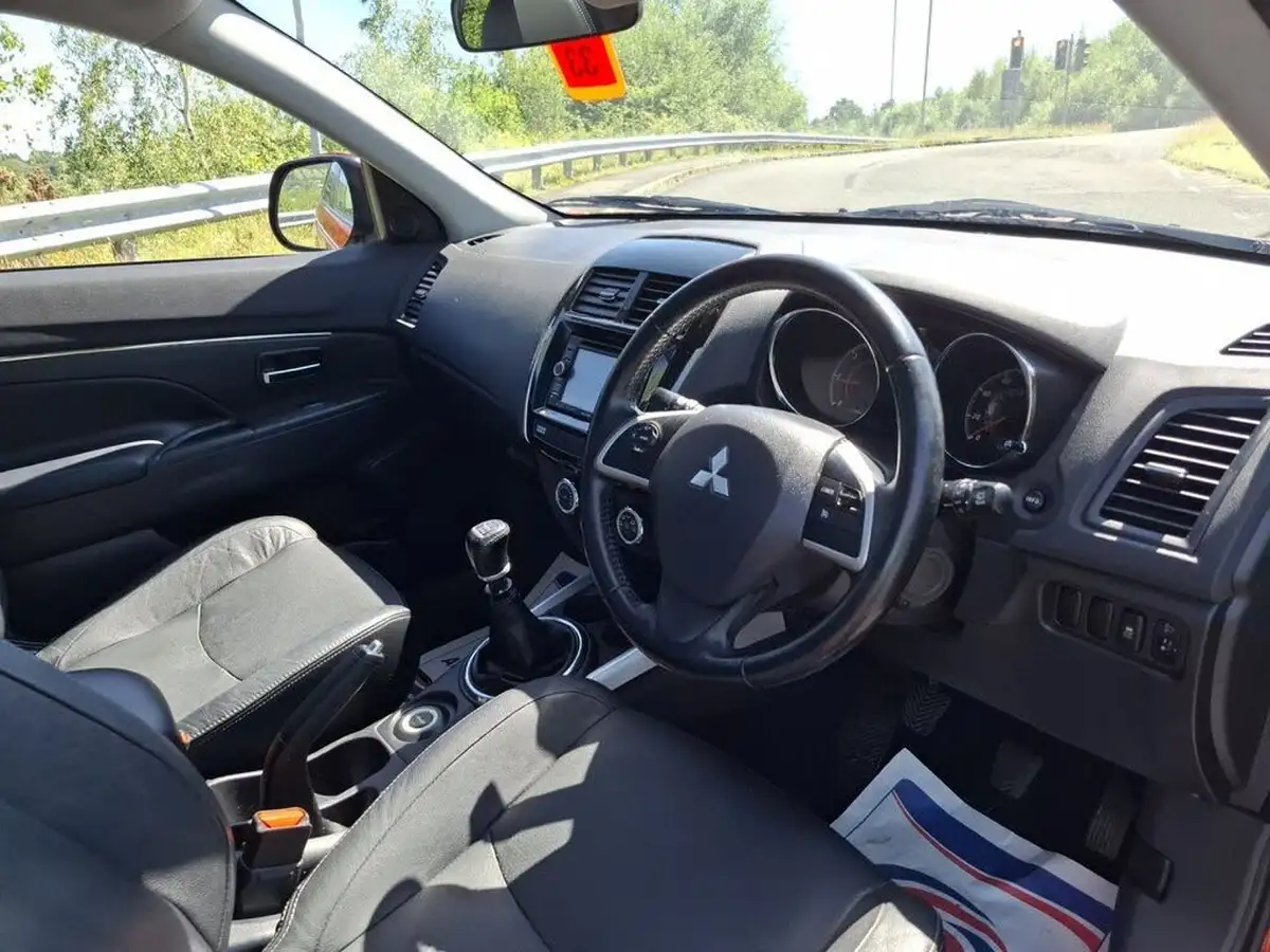 2014-mitsubishi-asx-18td-4wd-big-9