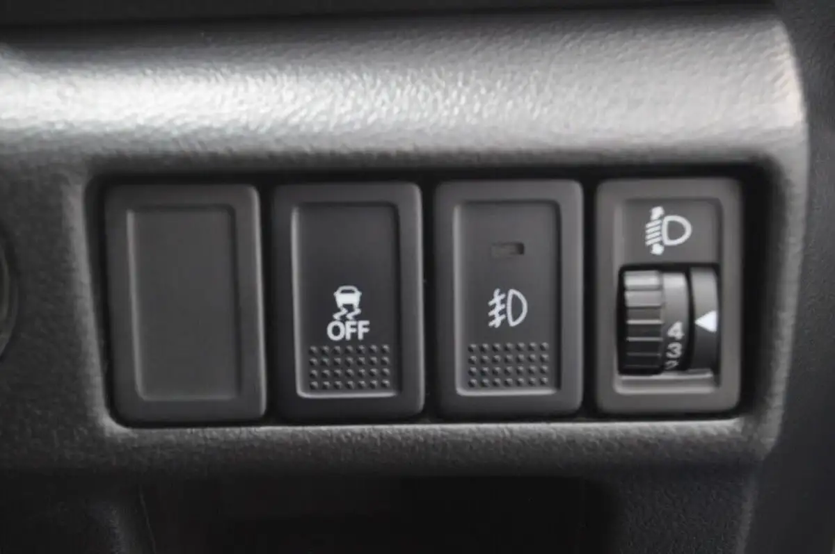 2014-suzuki-s-cross-16-sz-t-big-45