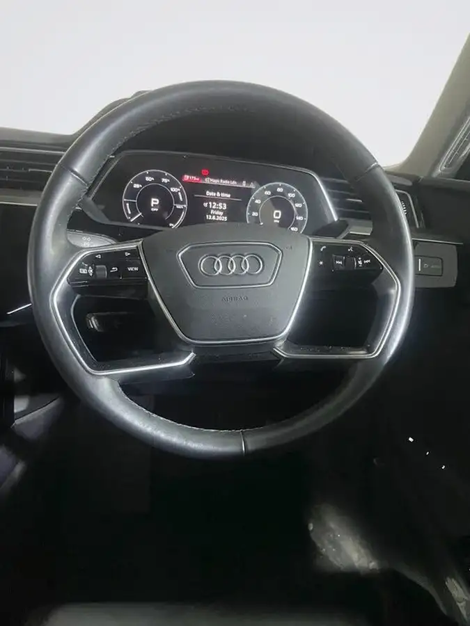 2022-audi-e-tron-55e-sport-station-wagon-big-13