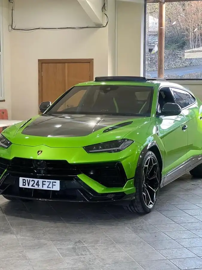 2024-lamborghini-urus-40-no-trim-big-0