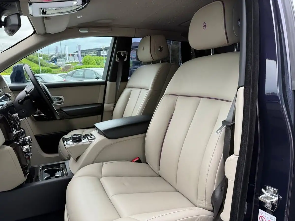 2018-rolls-royce-phantom-67-big-41