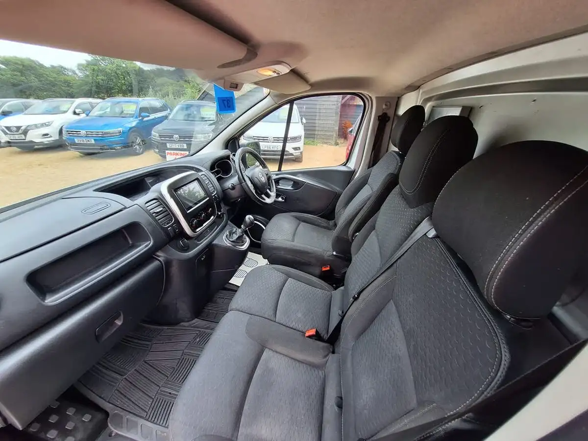2017-vauxhall-vivaro-16cdti-sportive-2900-l2h1-125pseu6-biturbo-ss-ecotec-panel-big-9
