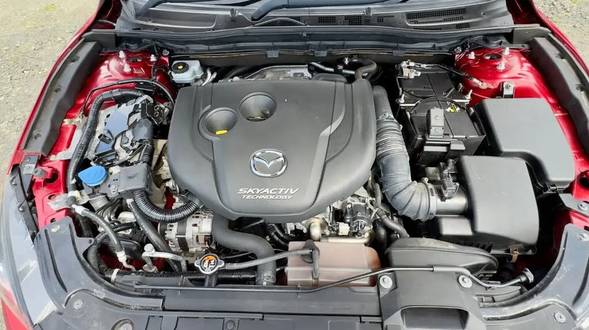 2015-mazda-mazda3-22td-se-nav-fastback-4d-big-18