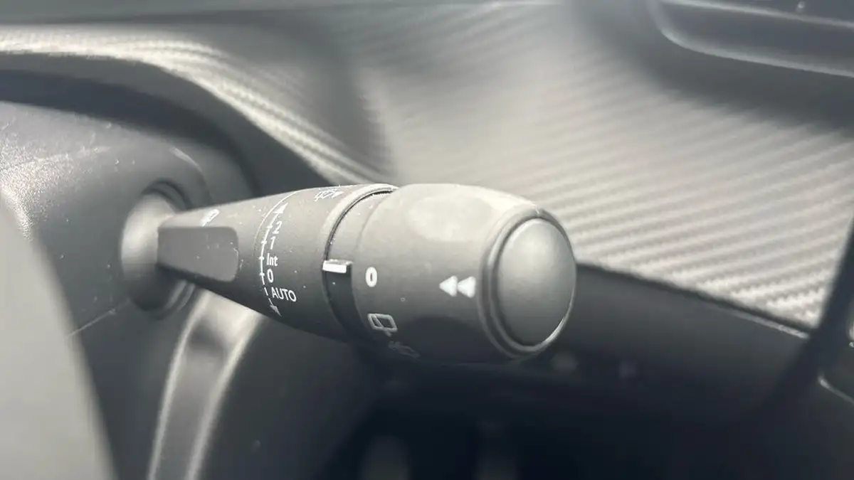 2022-peugeot-2008-suv-12-puretech-allure-premium-100bhp-big-27