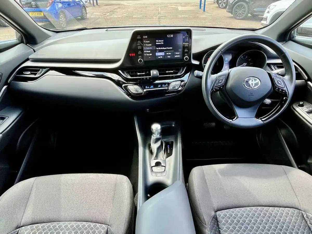 2021-toyota-c-hr-18-vvt-i-icon-big-1
