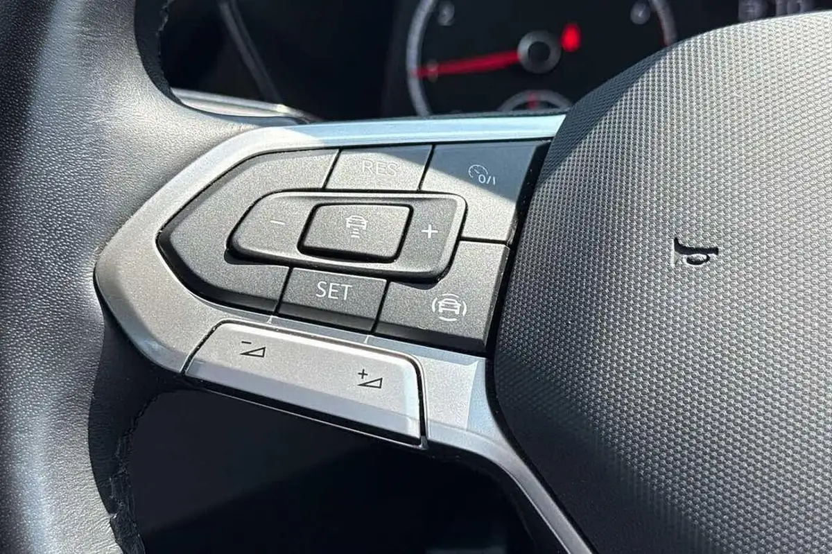 2022-volkswagen-t-cross-10-tsi-se-95ps-big-14